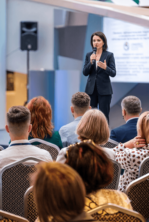 Speaker addressing senior technical and business leaders at ODSC AI NYC